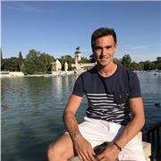 Etudiant en école de commerce dans un cursus enseigné 100% en anglais